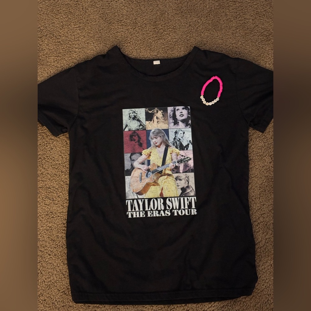 Taylor swift t-shirt and bracelet